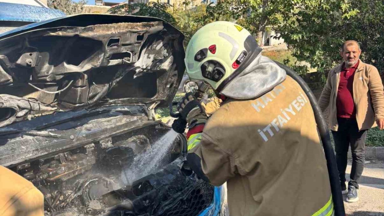 İskenderun’da minibüs yangını