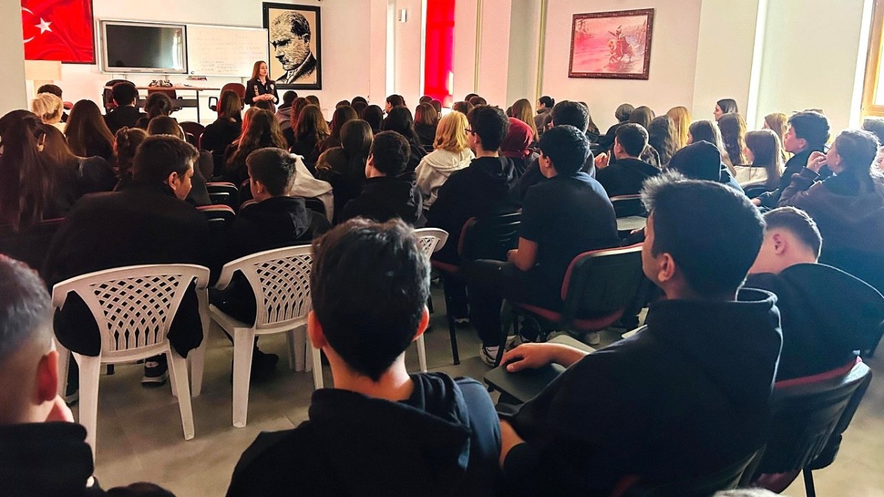 Kütahya İl Emniyet Müdürlüğü’nden öğrencilere siber güvenlik semineri