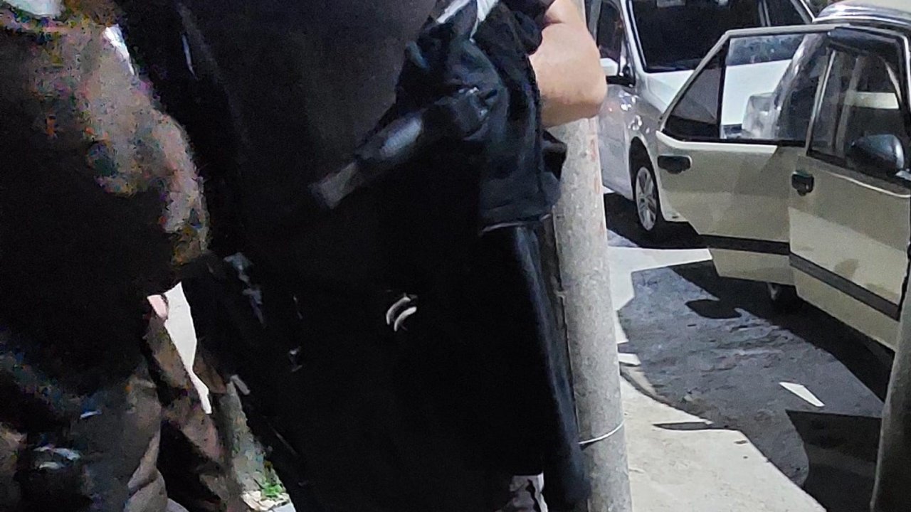 Sakarya’da polis uygulamasında ruhsatsız silah ele geçirildi