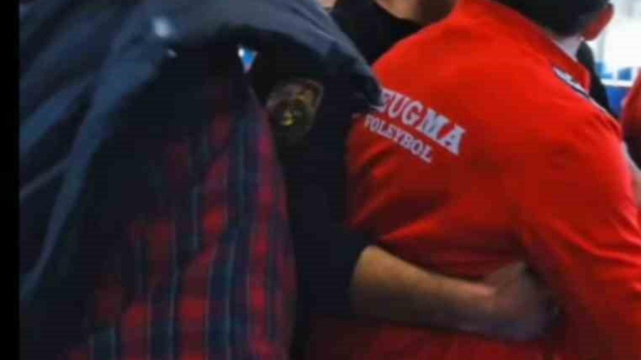 Kadın voleybol maçında kavga kamerada