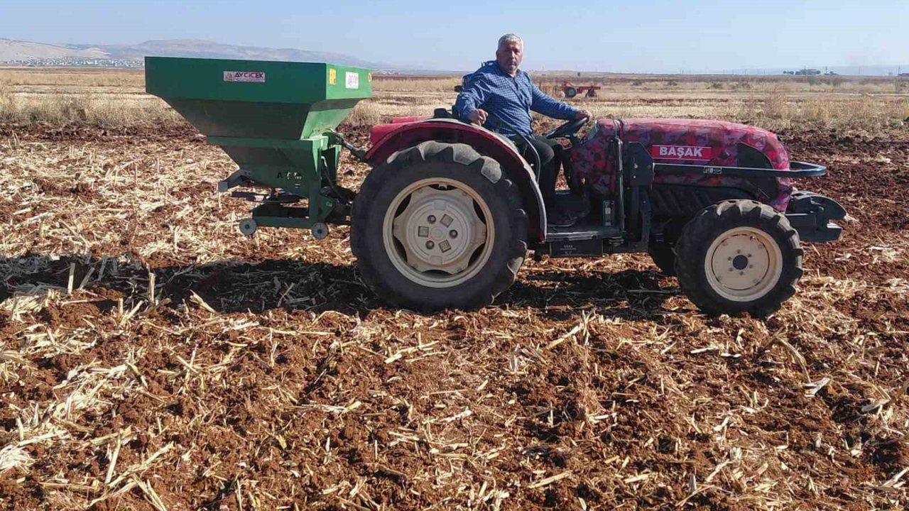 Araban Ovası’nda kuraklık ekimi 2 ay geciktirdi