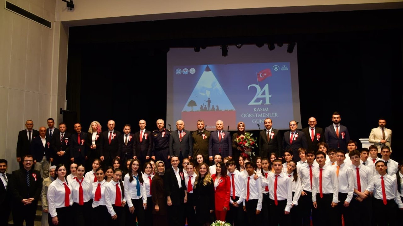 Trabzon’da 24 Kasım Öğretmenler Günü kutlamaları