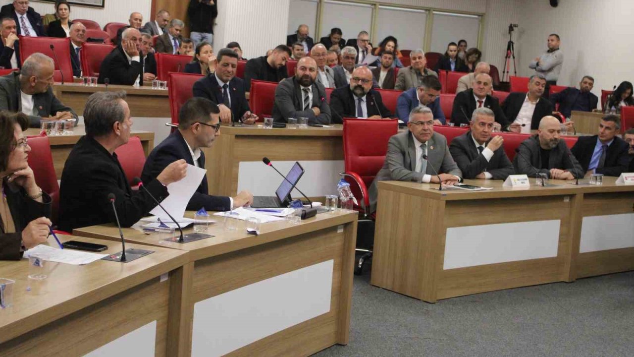 Büyükşehir meclisinde ‘sıralama’ tartışması