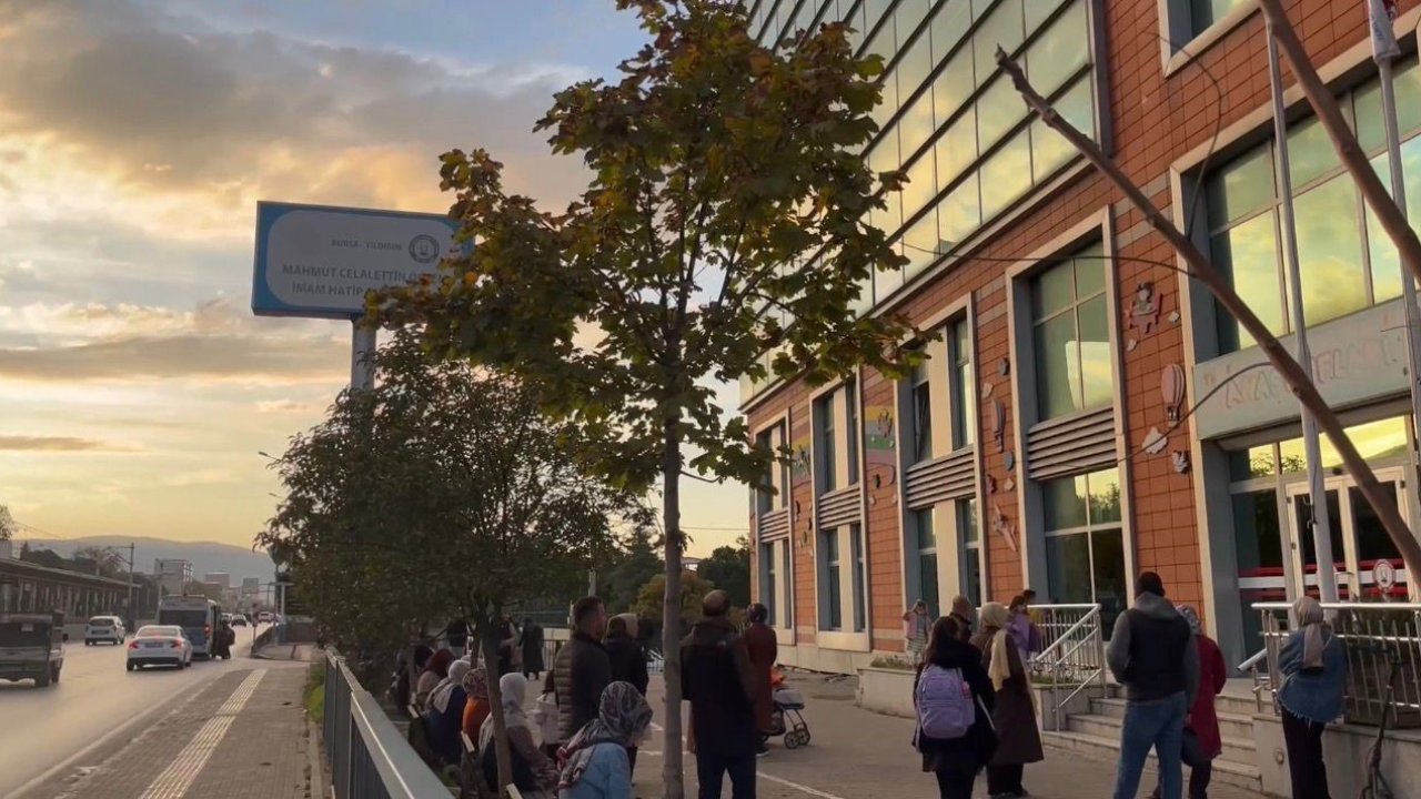 Bursa’da bir okulda profiterol yiyen 8 öğrenci fenalaştı