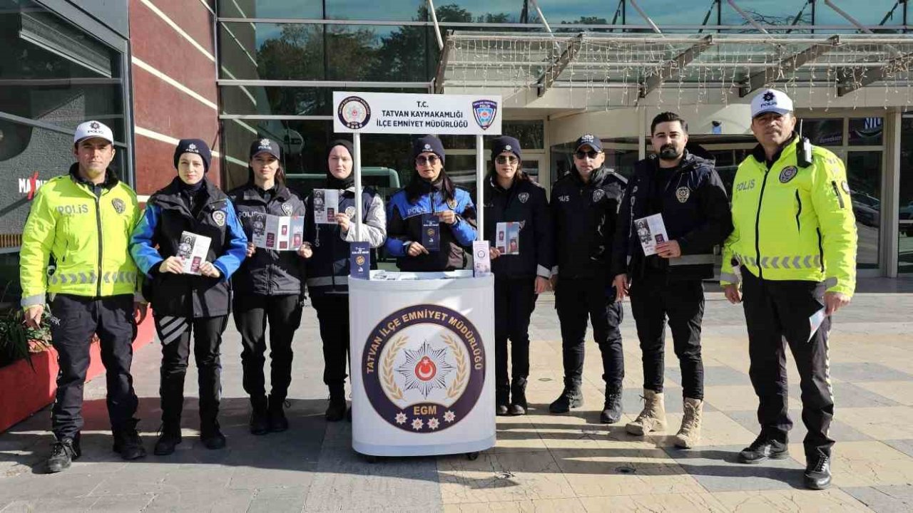 Tatvan Emniyet Müdürlüğünden bilgilendirme standı
