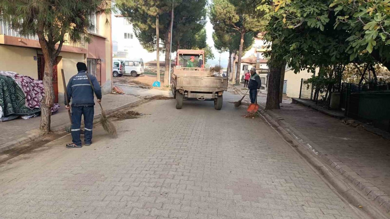 Karacasu’da çevre temizliği için ekipler sahada