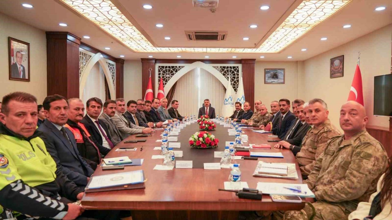 Hakkari’de karla mücadele değerlendirme toplantısı yapıldı