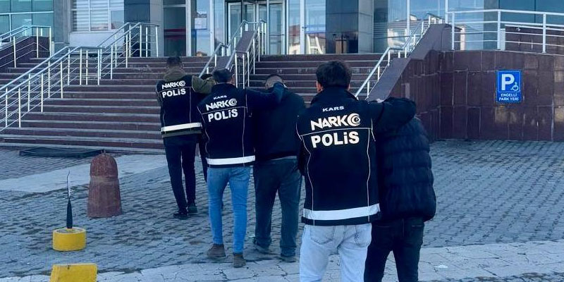 Kars’ta bir aparta uyuşturucu operasyonu
