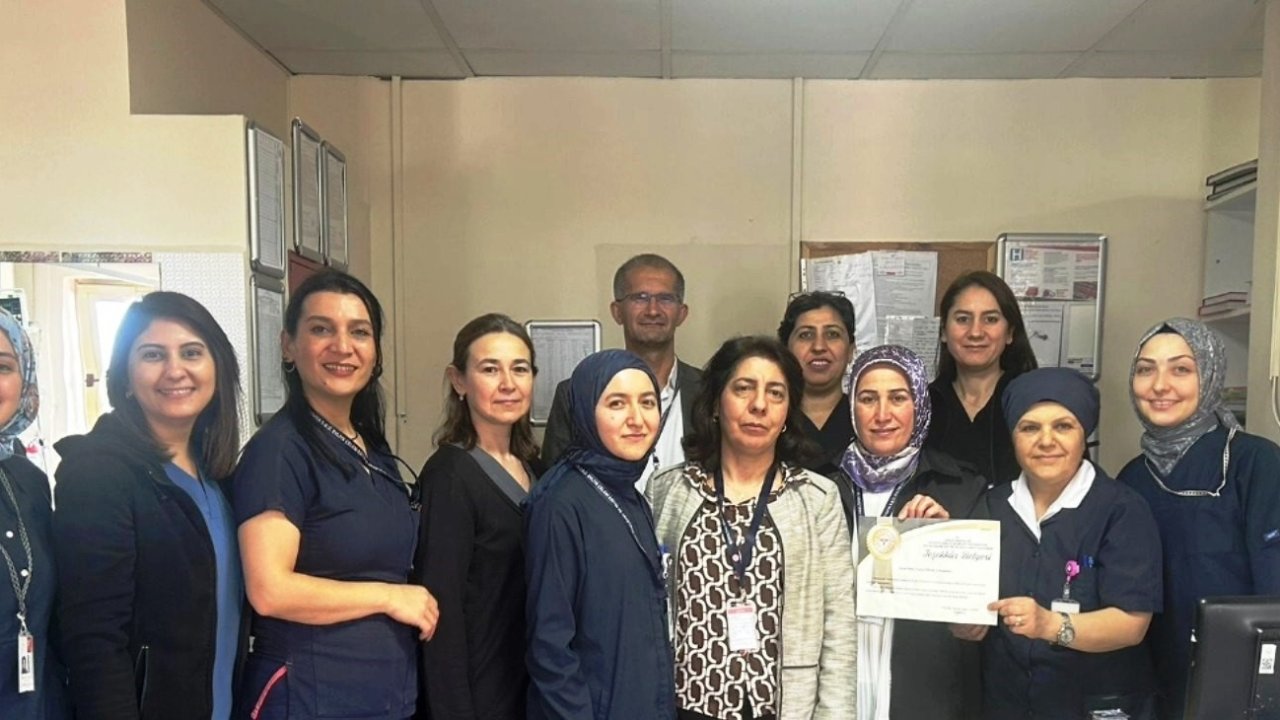 Kütahya Evliya Çelebi Eğitim ve Araştırma Hastanesi’nin ’İnme Ünitesi’ne teşekkür belgesi