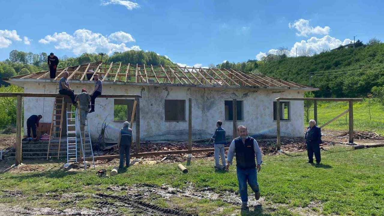 İmeceyle ihya edilen atıl okul mahallenin yeni toplanma alanı oldu