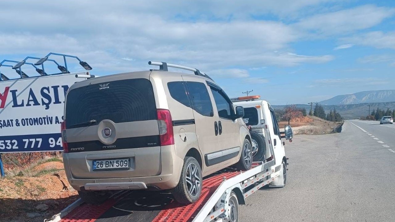 Trafik kontrolünde yakalaması olan araç otoparka çekildi
