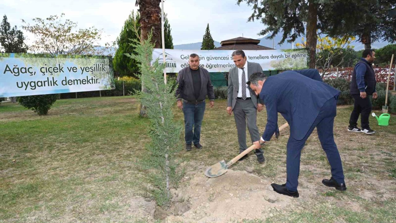 Denizli Milli Eğitim ‘Yeşeren Eller Hareketi Fidan Dikme’ kampanyası başlattı