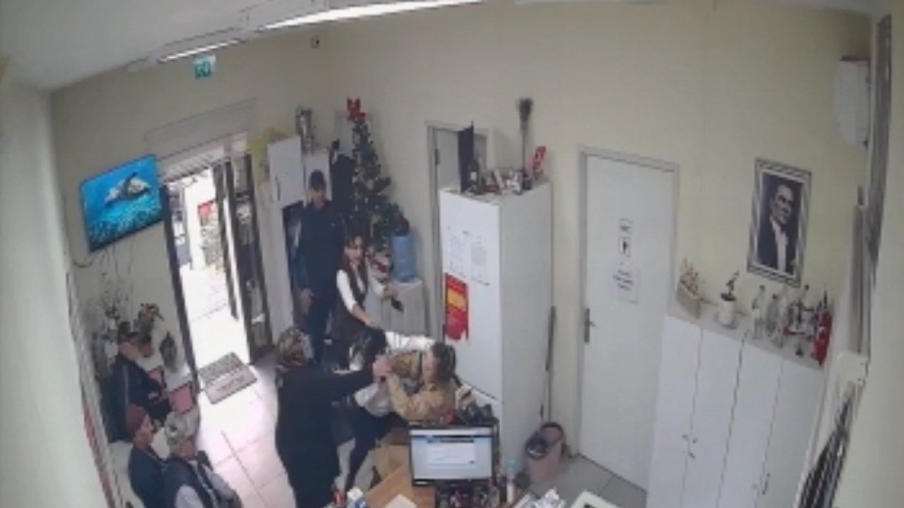 Pendik’te muhtarlıkta "belge krizi" çıktı, vatandaş ve muhtar tekme tokat birbirine girdi