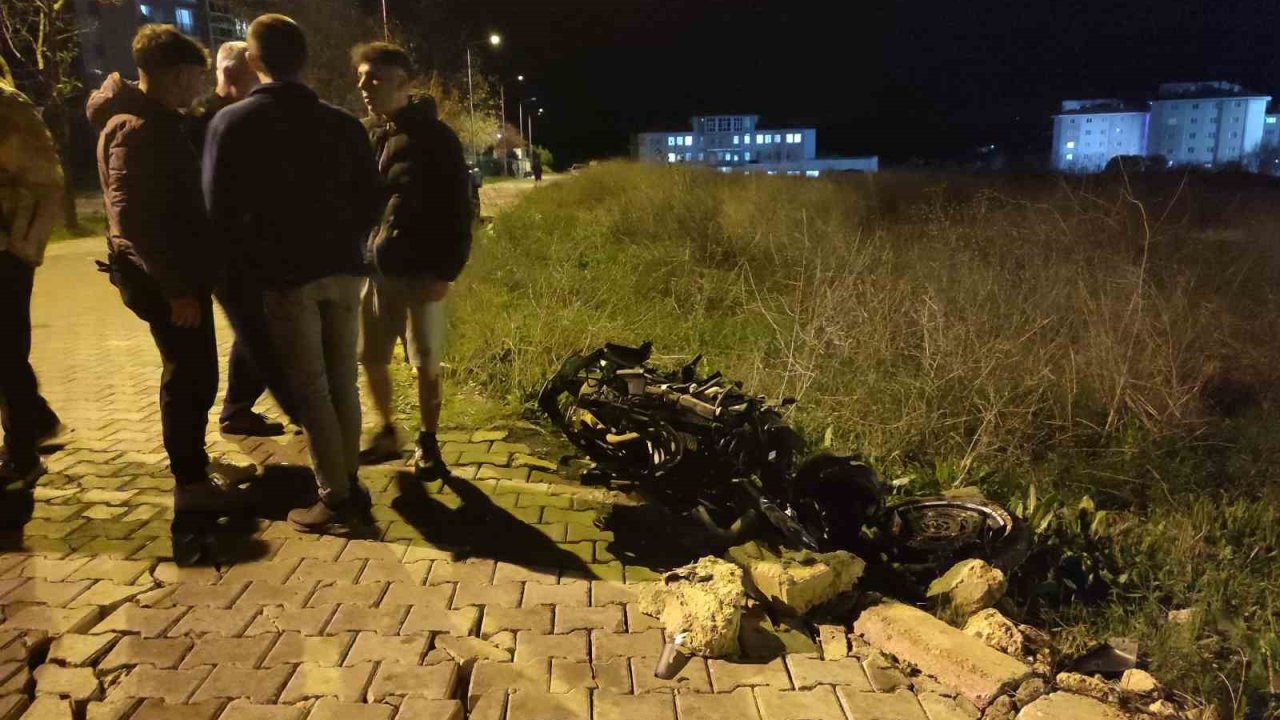 Keşan’da otomobil ile çarpışan motosiklet sürücüsü ağır yaralandı