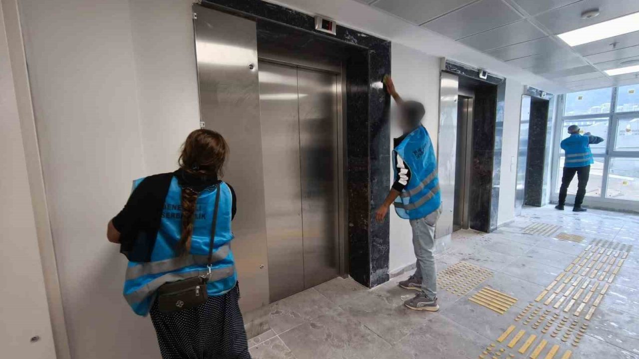 Bursa’da yükümlüler KYK yurtlarını temizledi