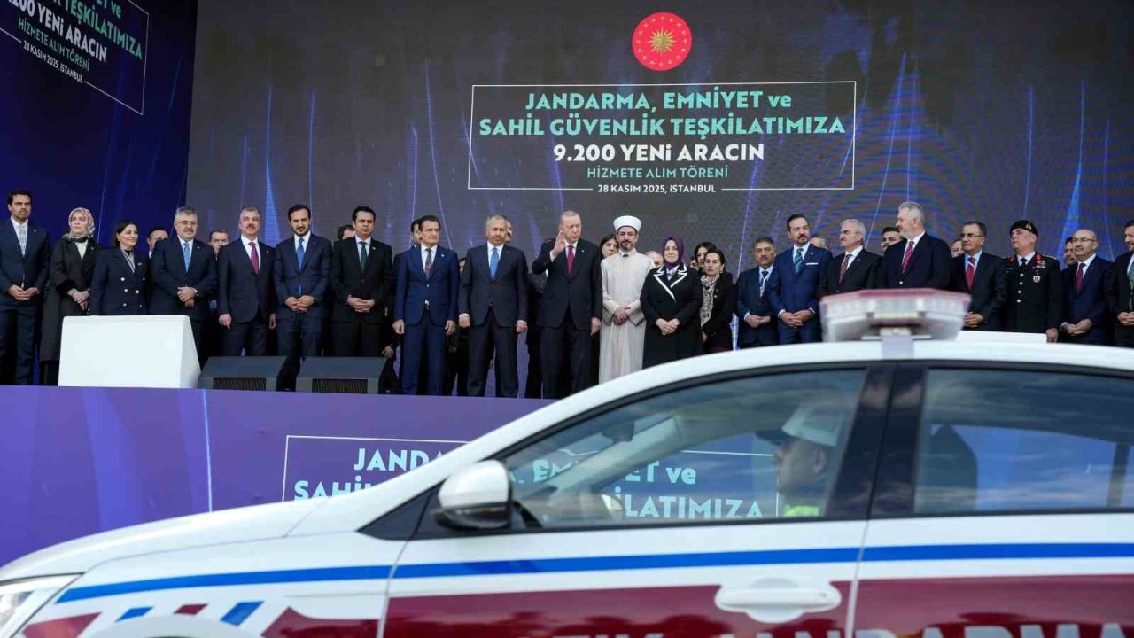 Cumhurbaşkanı Erdoğan: "Suçu geçim kapısı haline getirmiş hiçbir alçağa kaptıracak tek bir gencimiz yoktur"