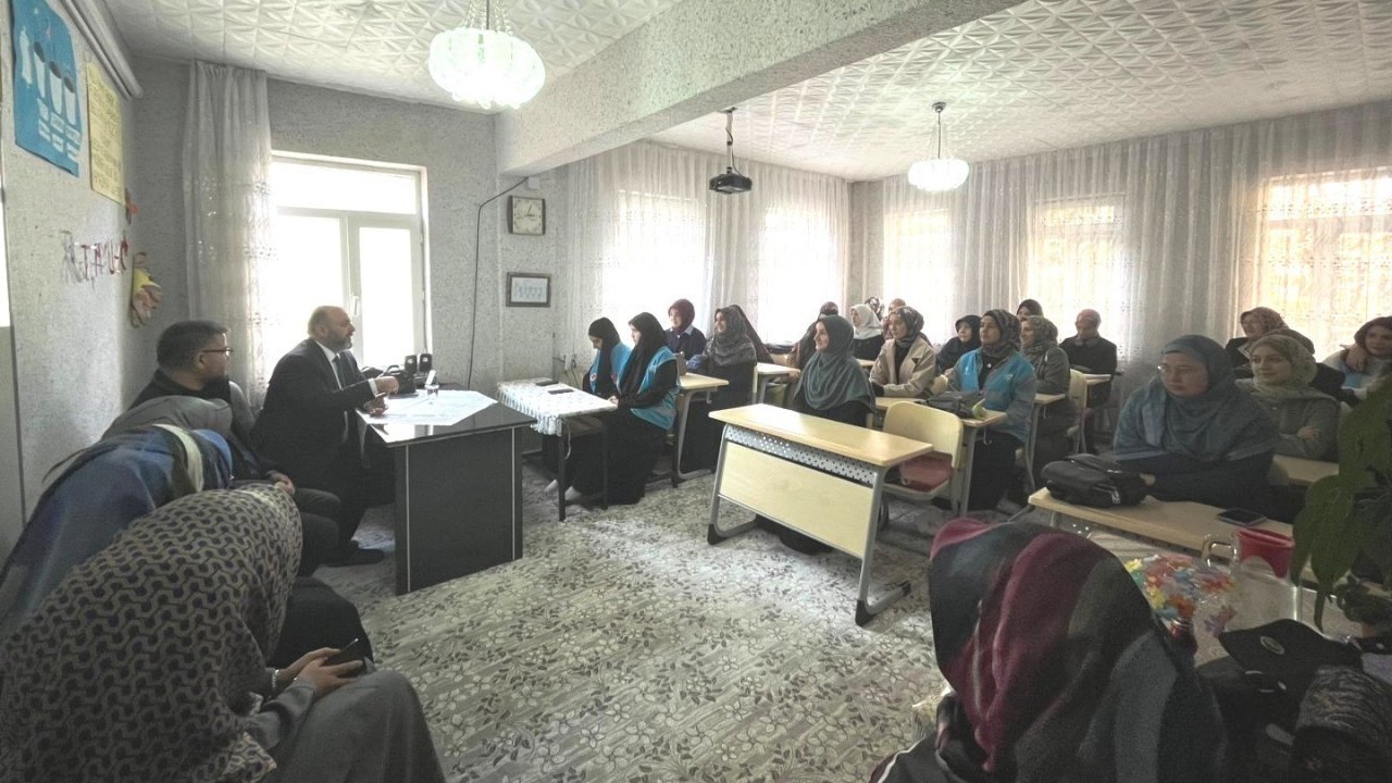 İl Müftüsü Açık "Gençlik Buluşmaları" programına katıldı