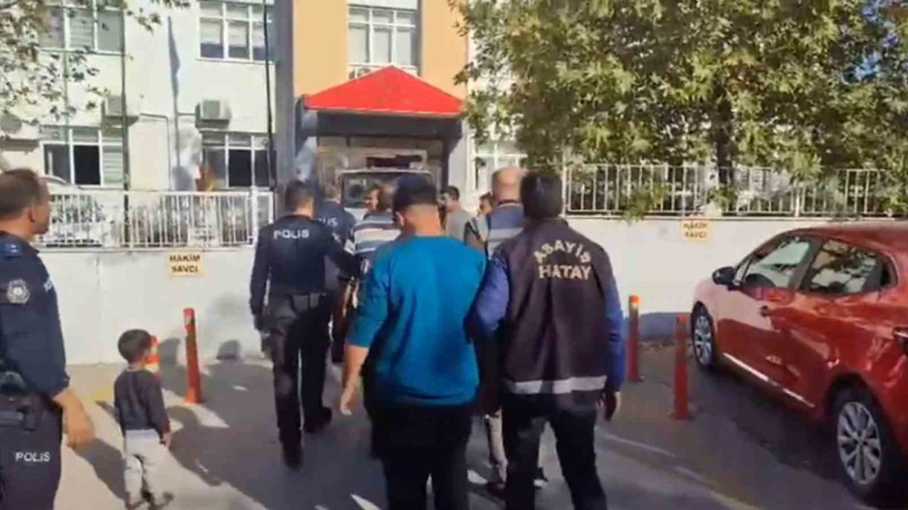 Erzin’de bıçaklı kavganın şüphelisi 3 kişi tutuklandı