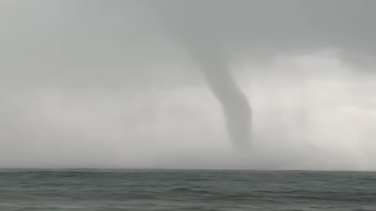 Marmaris’te denizde hortum oluştu