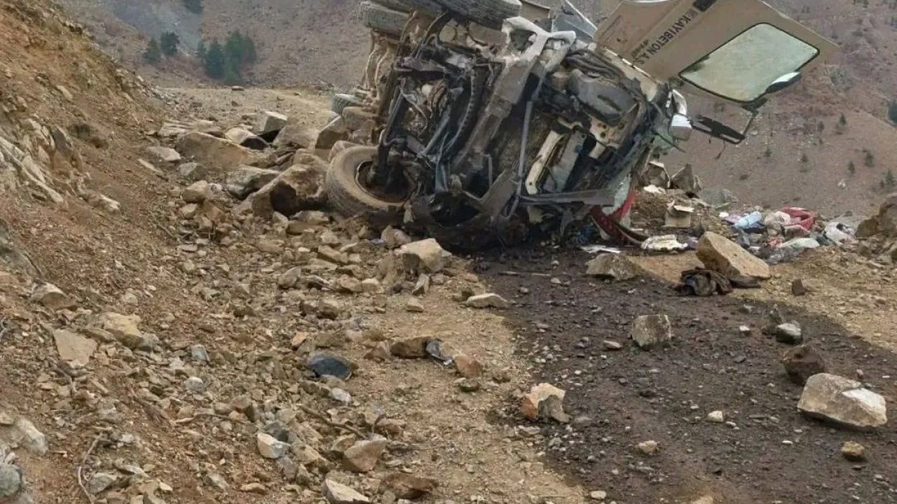 Beton mikseri yamaçtan yuvarlandı: 1 yaralı