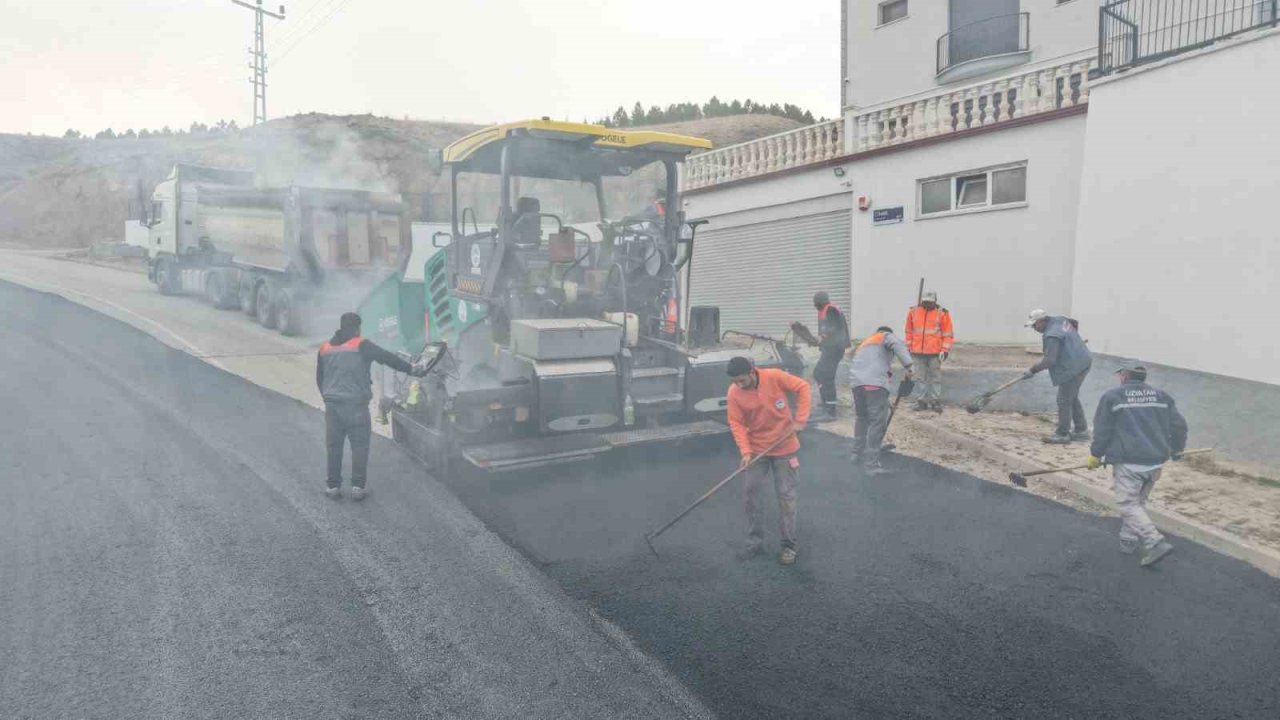 Büyükşehir’den Özvatan Küpeli Mahallesi’nde 5 bin 300 ton sıcak asfalt ile konforlu ulaşım