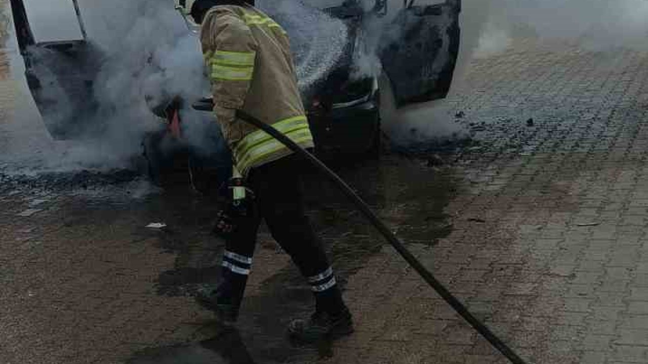 Mardin’de kamyonette çıkan yangın söndürüldü