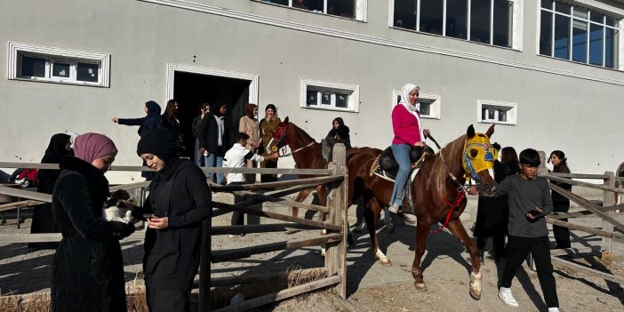 KAÜ Öğrencileri Selim At Çiftliği’nde