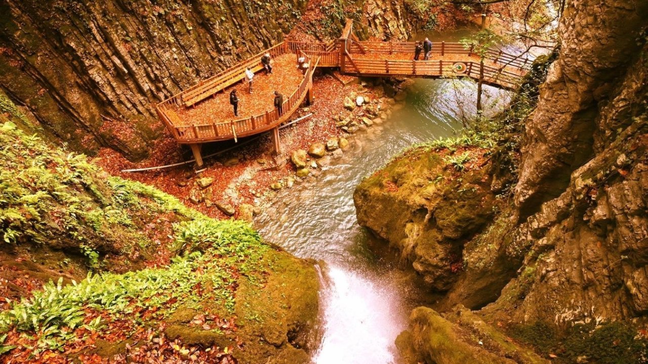 Aktaş şelalesinin doğal güzelliği paylaşıldı