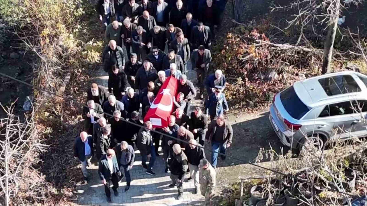 Kıbrıs Gazisi Karabey Eroğlu, son yolculuğuna uğurlandı