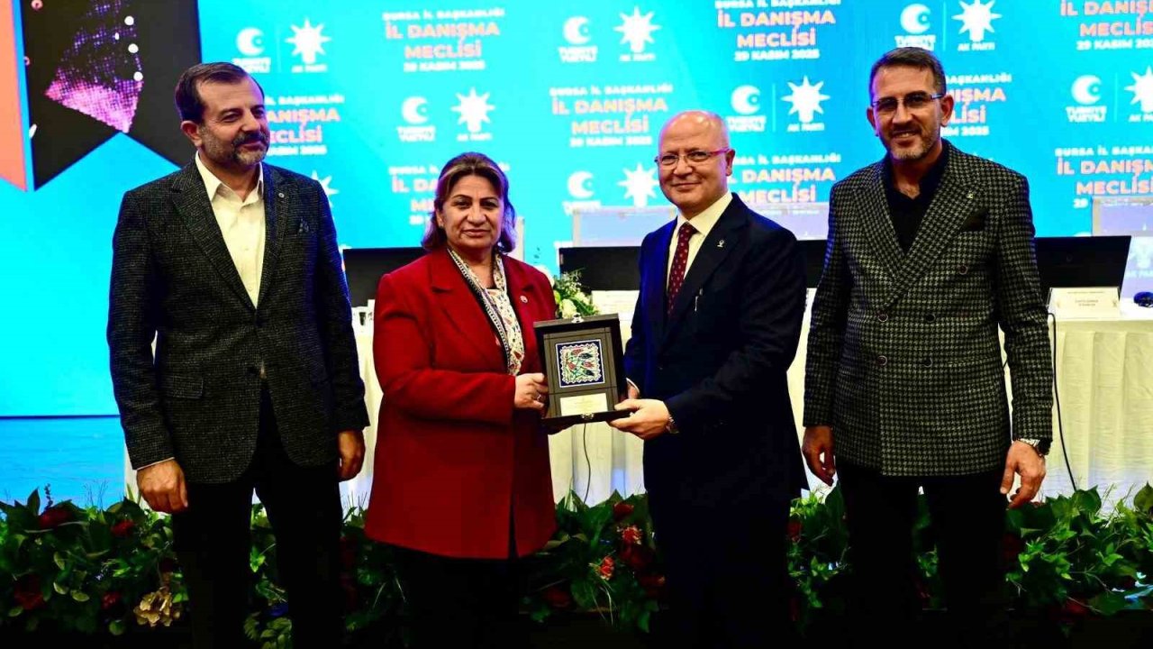 Bursa’da son 1 hafta 5 bin 284 kişi AK Parti kadrolarına katıldı