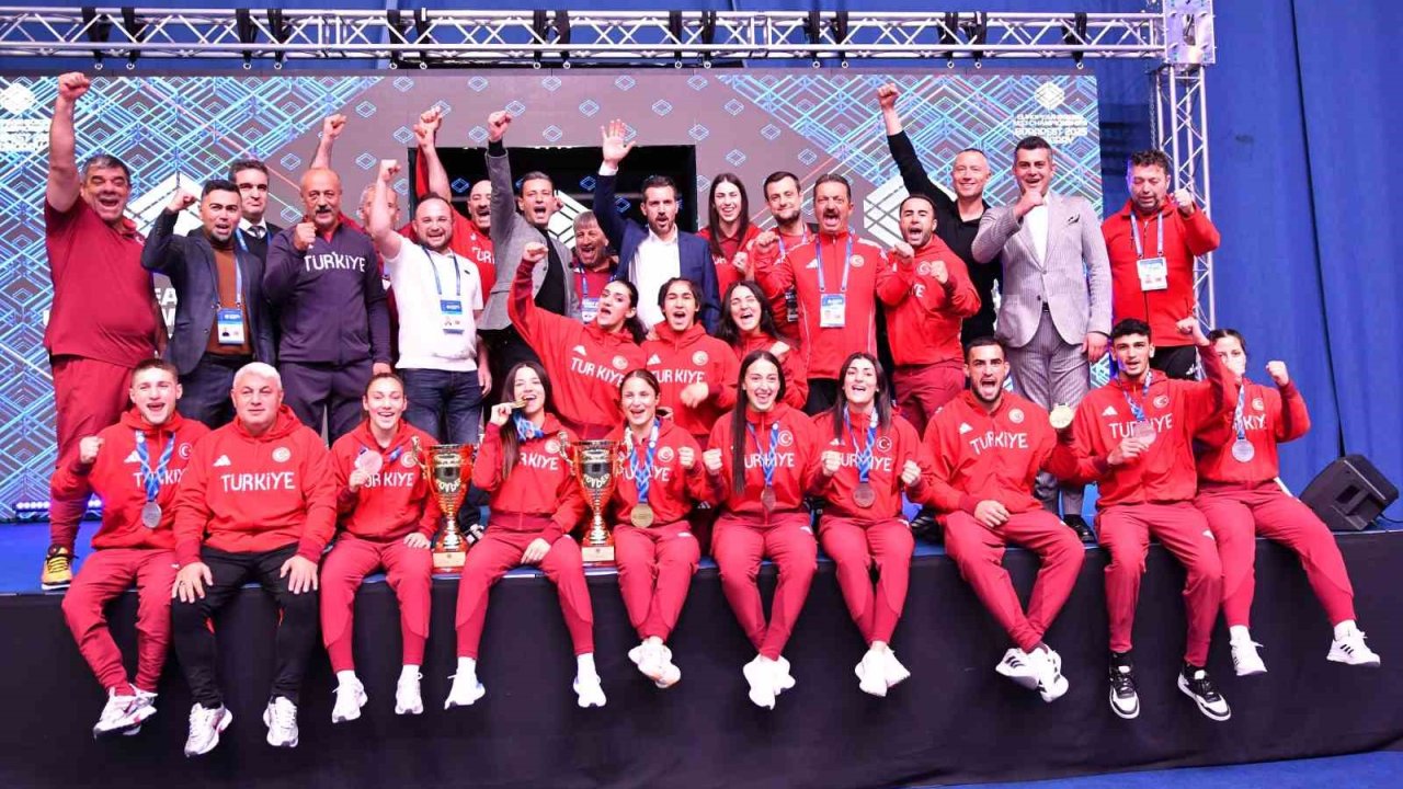 U23 Avrupa Boks Şampiyonası’nda millilerden tarihi zafer