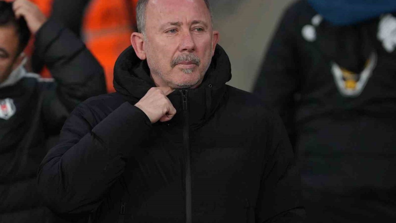 Trendyol Süper Lig: Fatih Karagümrük: 0 - Beşiktaş: 0 (Maç devam ediyor)