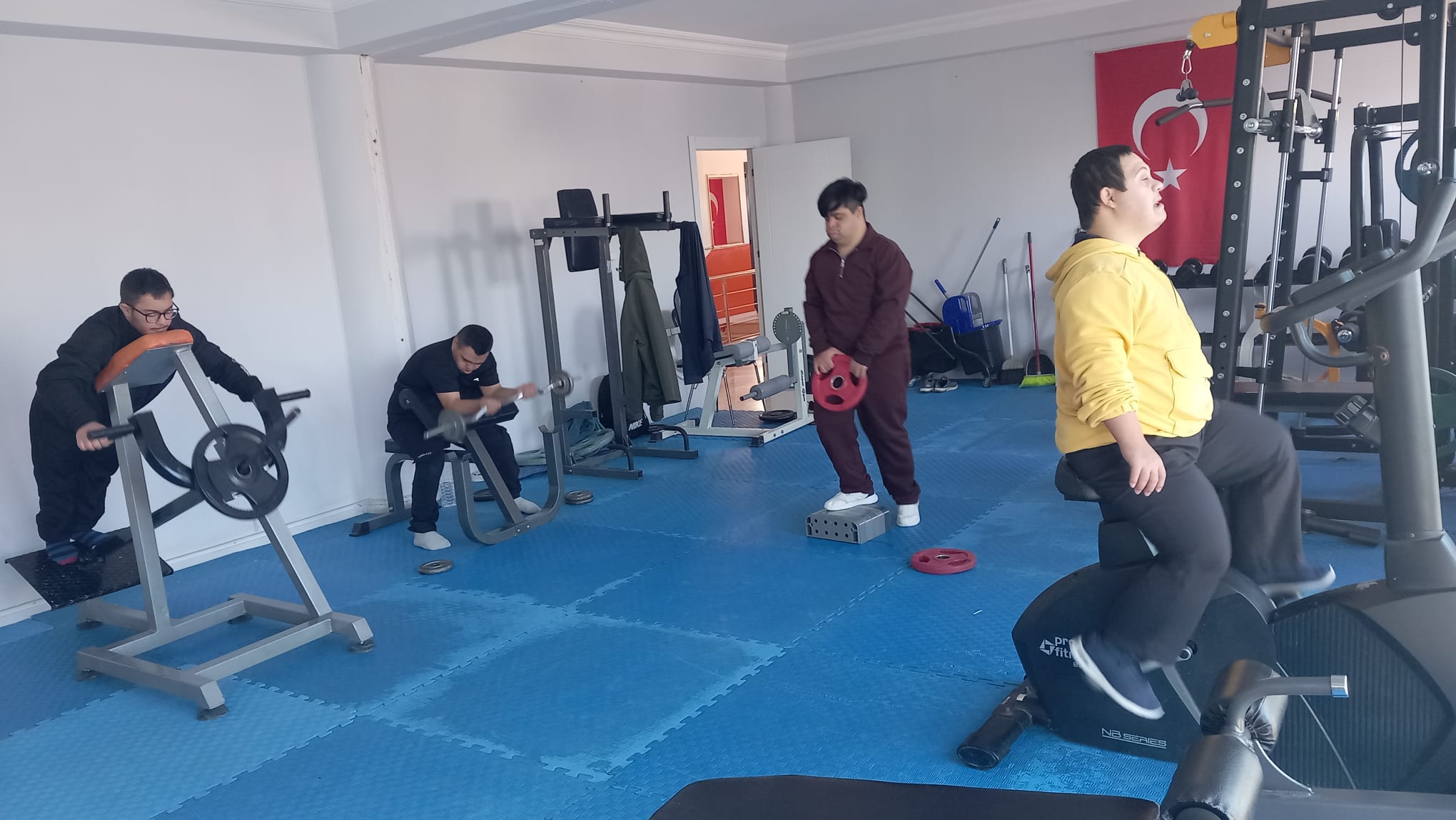 Kars’ta Özel Sporcular Atletizm Antrenmanında Buluştu