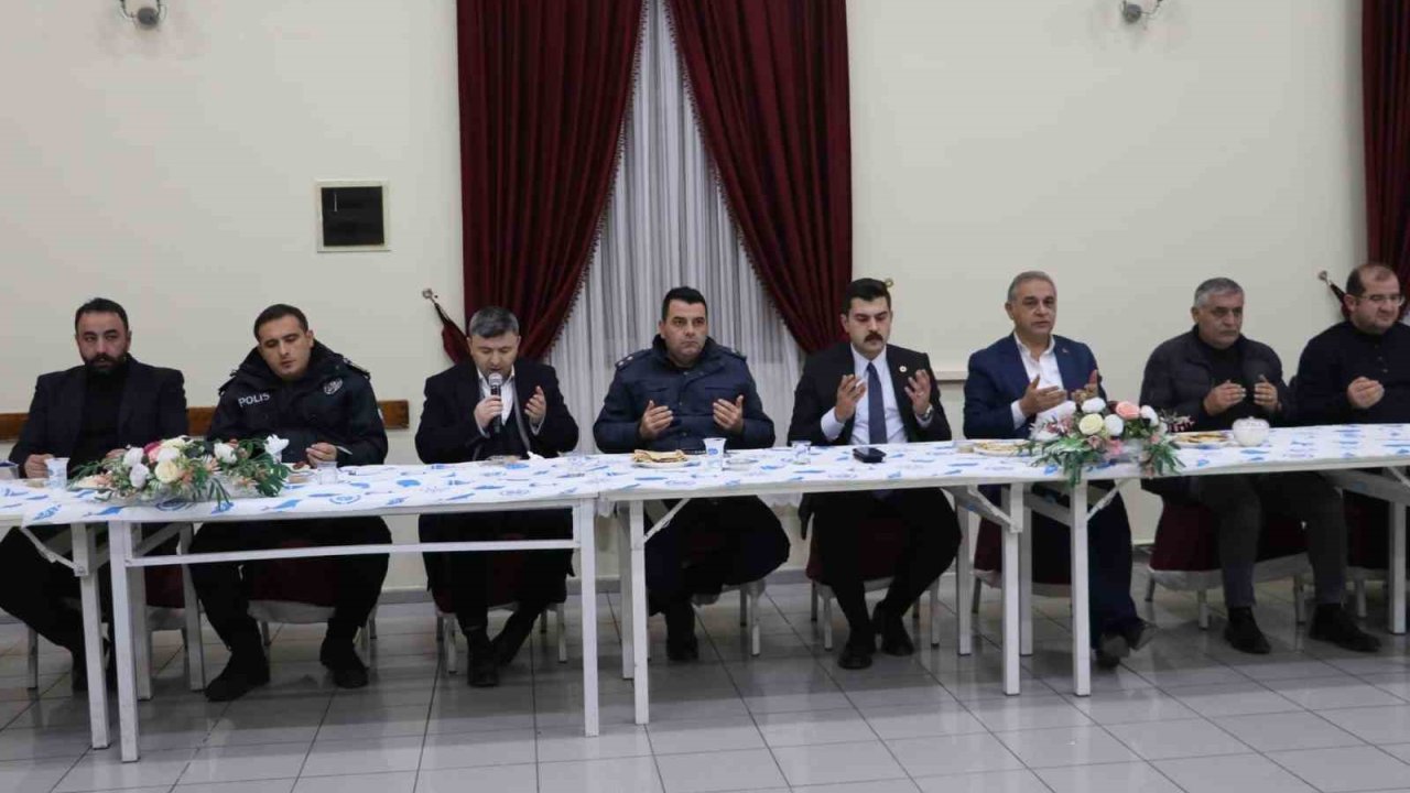 Gürün esnafı Ulu cami için bağış gecesinde buluştu