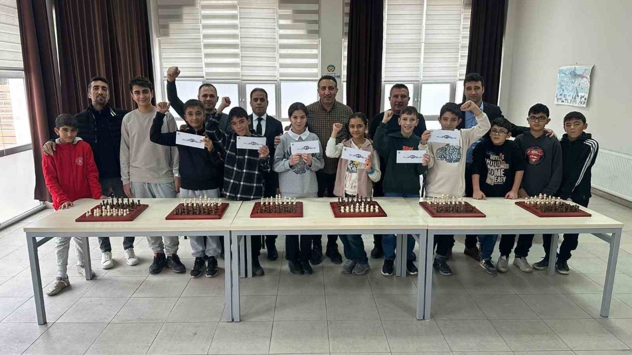 Gençler Kernek Küliyesi’nde kıyasıya yarıştı