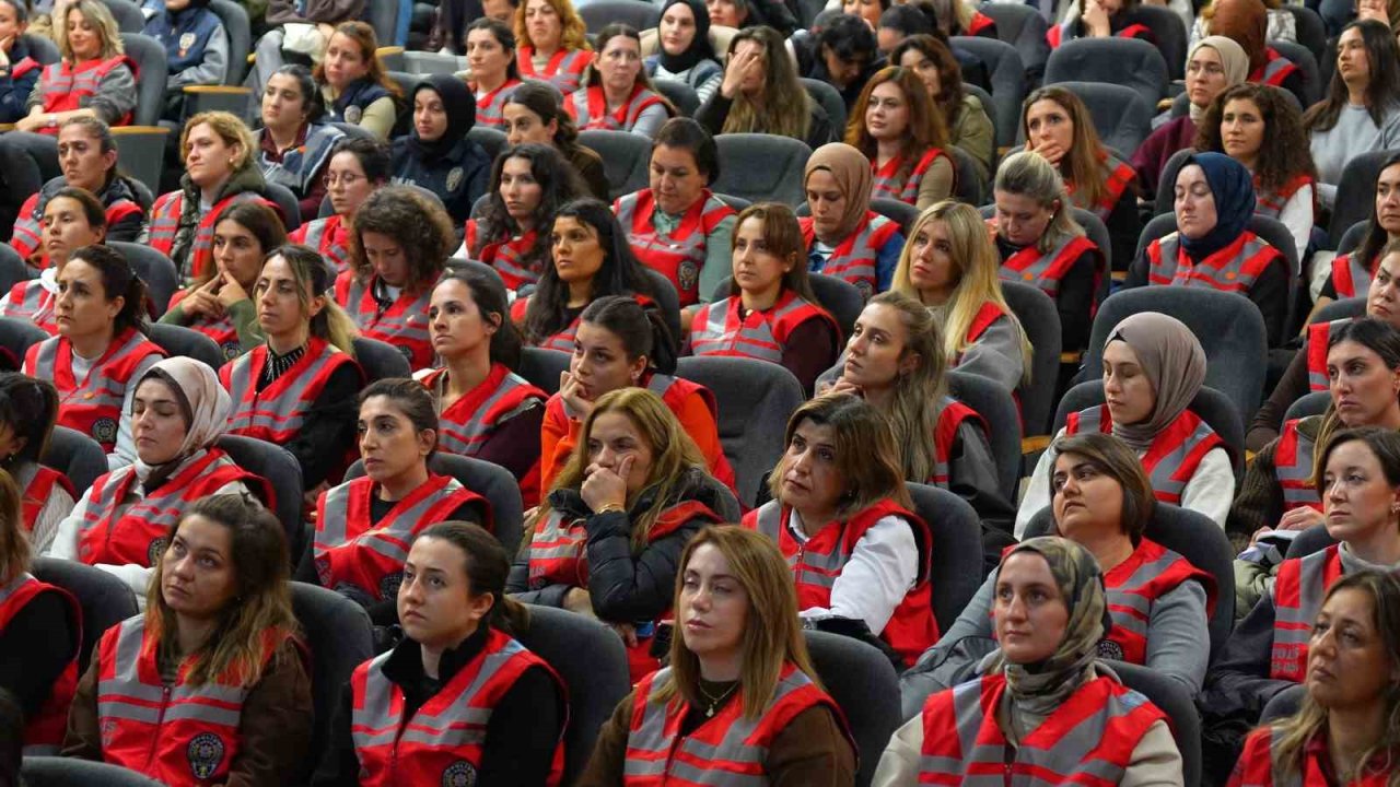 Tekirdağ’da kadın polisler "Kadın Yasal Hakları Eğitimi" konferansında bilgilendirildi