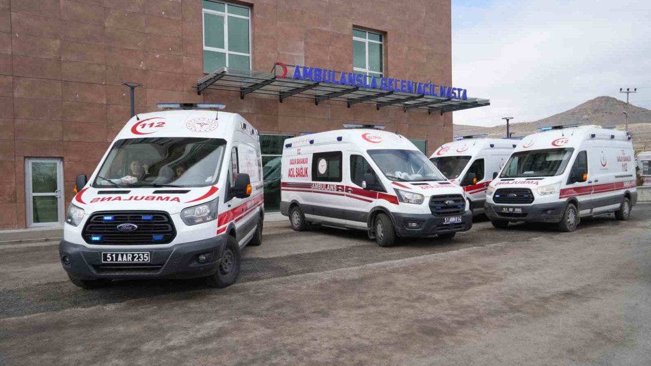 Tavuk döner yiyen 3 öğrenci zehirlendi