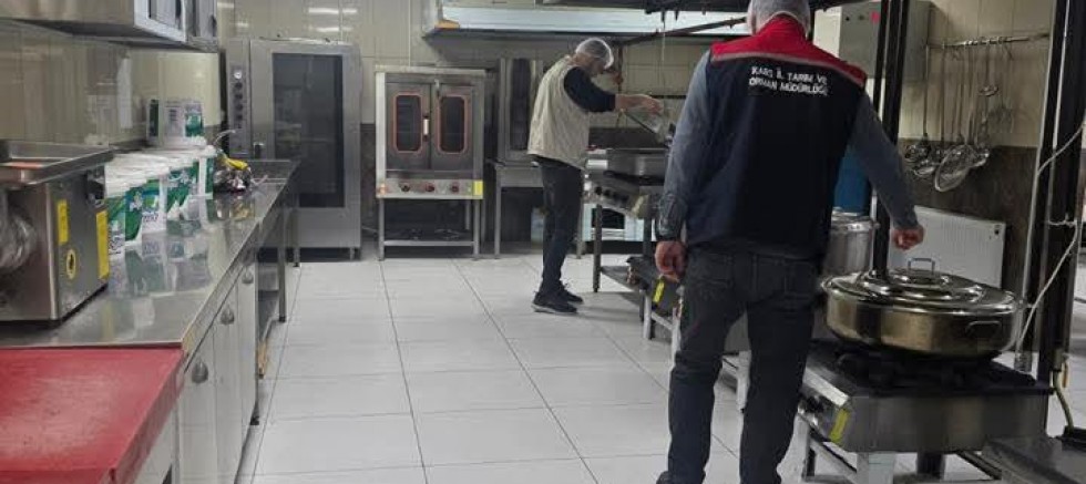 Gıda zehirlenmelerine karşı Kars'ta denetimler sıklaştırıldı