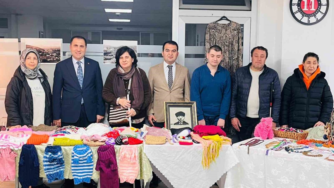 Engelli bireyler çini sanatıyla hayallerini betimledi