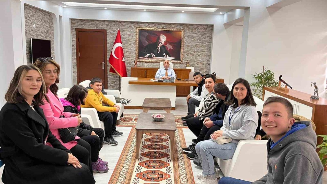 Kaymakam İlhan, özel öğrencileri ağırladı