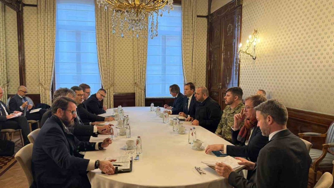 Ukrayna ve Avrupa’dan üst düzey güvenlik yetkilileri, barış müzakereleri ve güvenlik garantilerini görüştü