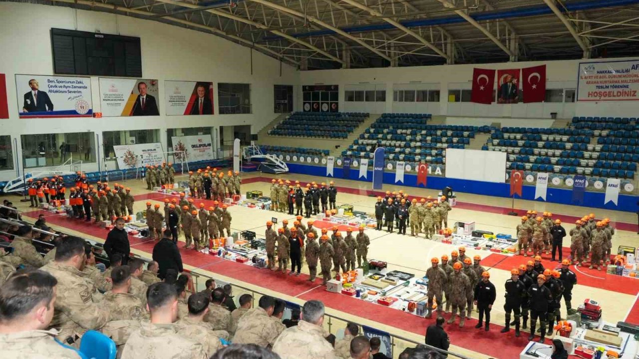 Hakkâri’de 3 bin 48 kişiye arama kurtarma eğitimi verildi