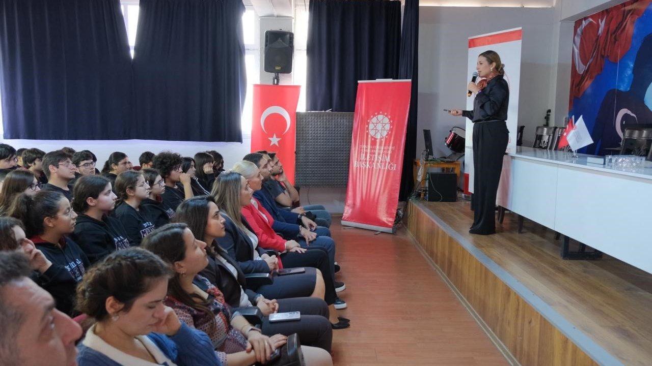 Hatay’da öğrencilere dezenformasyonla mücadele farkındalık eğitimi verildi