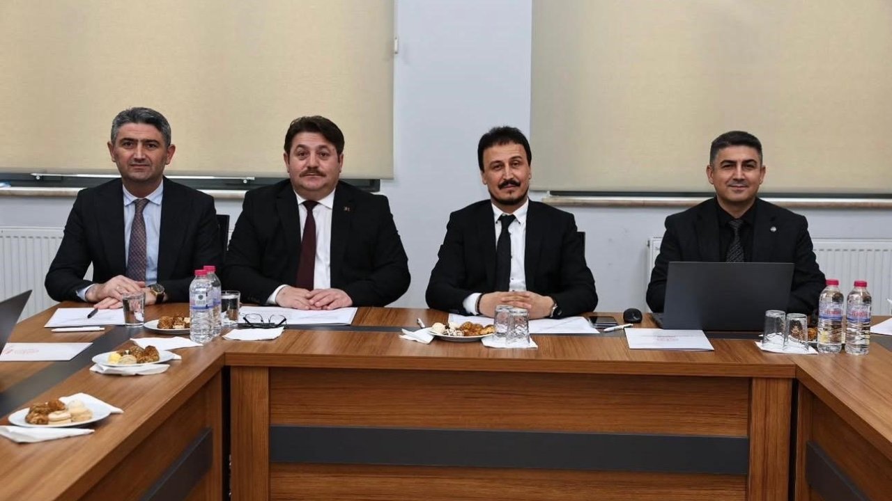 SAÜ’de öğretmen adaylarını güçlendirecek yeni adımlar görüşüldü