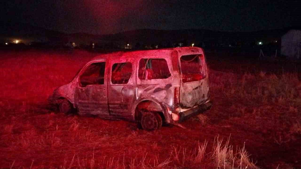Garajdaki araç ve evde çıkan yangın korkuttu