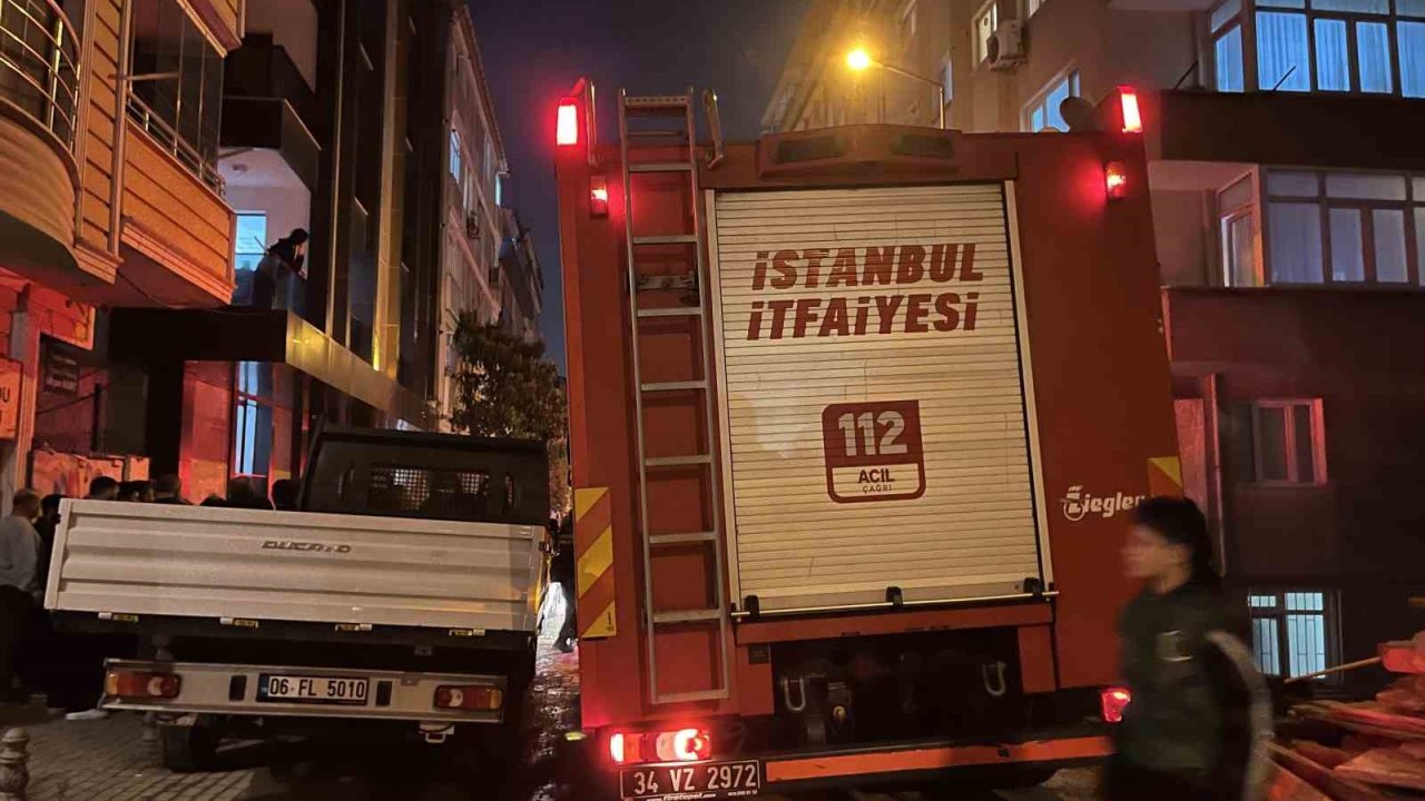 Güngören’de binadaki patlamada yaşlı çift yaralandı