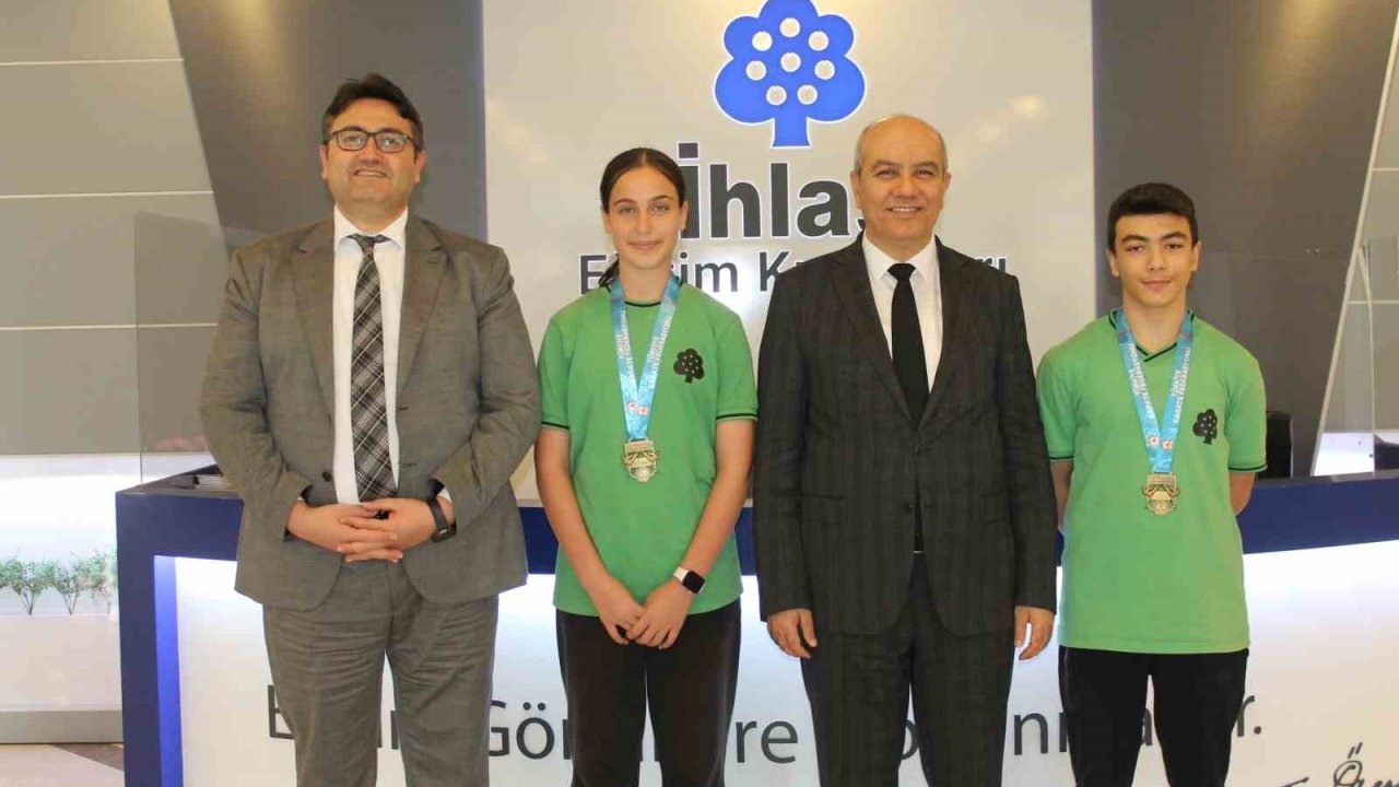 İhlas Koleji öğrencilerinden karatede çifte şampiyonluk