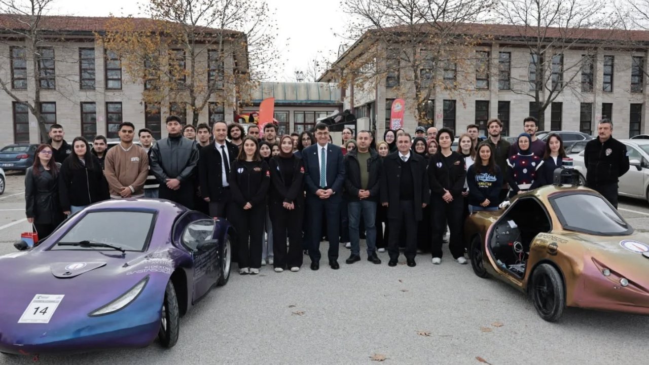 Başkan Eyüp Kahveci’den DPÜ’nün alternatif enerjili araç ekibine ziyaret