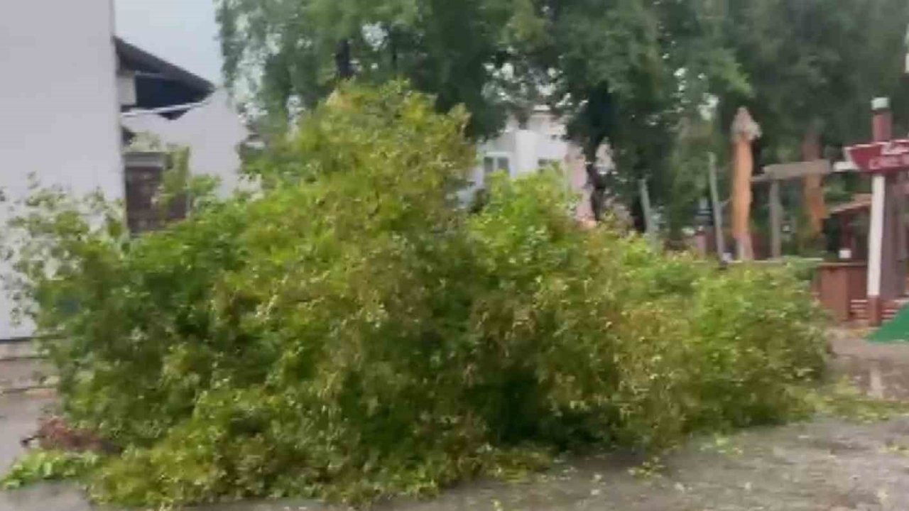 Marmaris’te sağanak etkili oldu