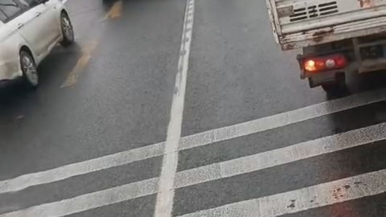 Ayvalık’ta polisten kaçan sürücü kovalamacada kıskıvrak yakalandı